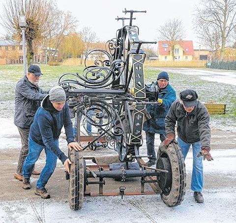 2018-02-16_TransportKronleuchter